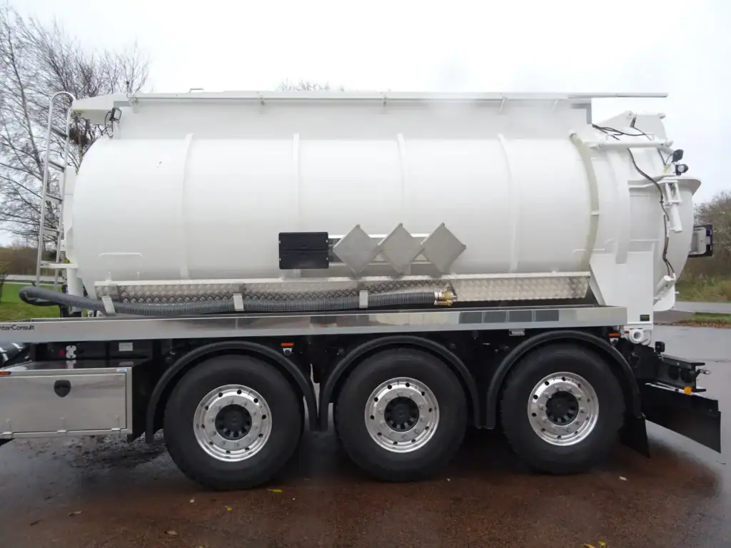 Transport tanker for avfallshåndtering i Norge.